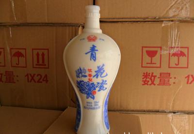 【郓城县乳白玻璃酒瓶生产烤花仿瓷酒瓶喷涂乳白玻璃酒瓶】价格_厂家_图片