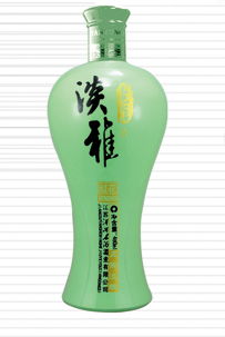 彩色喷涂酒瓶 高白与精白料玻璃的工艺美学与市场应用